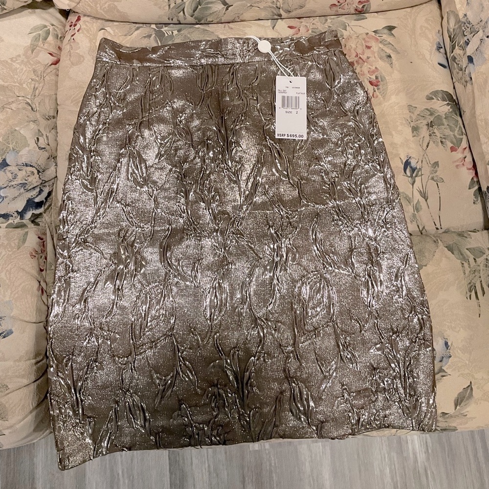 ❤️ MSRP 695.! Michael Kors Platinum skirt BEAUTIFUL 😍